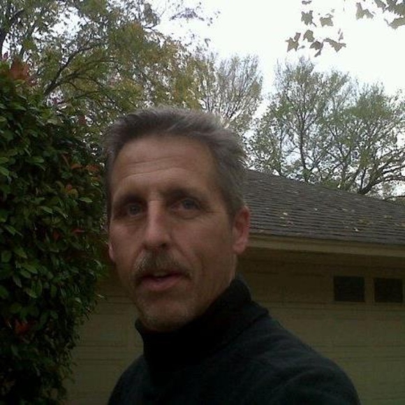 Meet your Posher, Tom - Picture 2 of 3